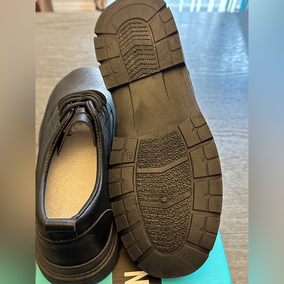 Eastland Men’s Size 8.5 Plainview Black Oxford Shoe. - Picture 4 of 4